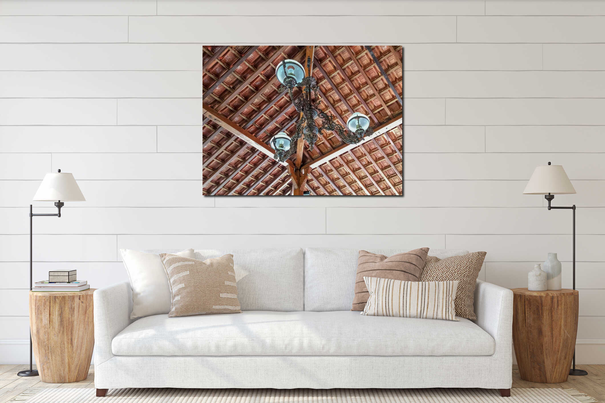 An antique pendant light inside the house features a neatly arranged series of hanging bulbs. interior mockup