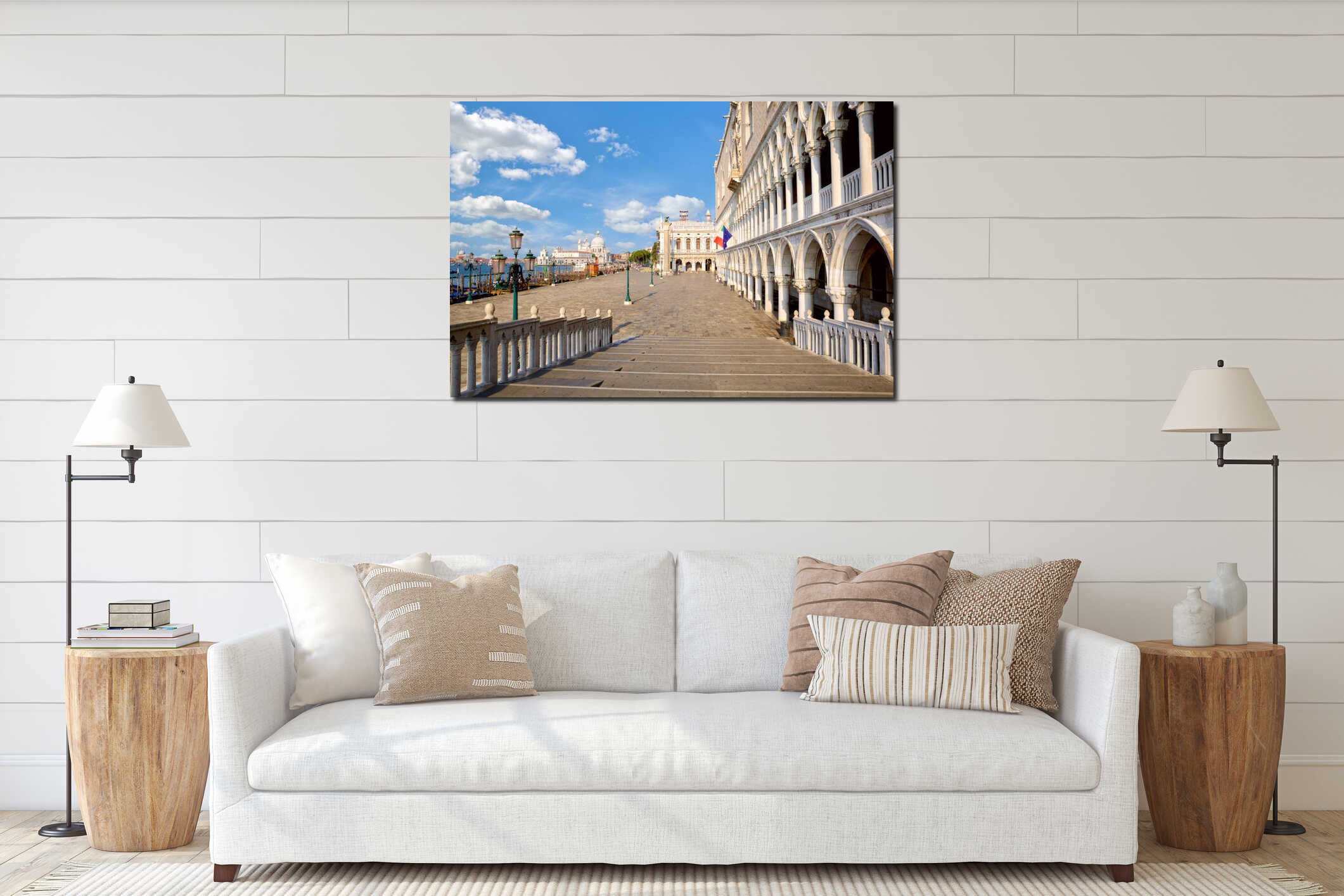 Promenade in Venice interior mockup